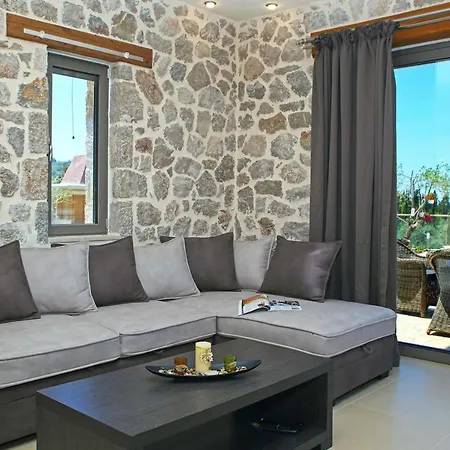 Tsoukalades Sleeps 2 Air Con Wifi Vilă