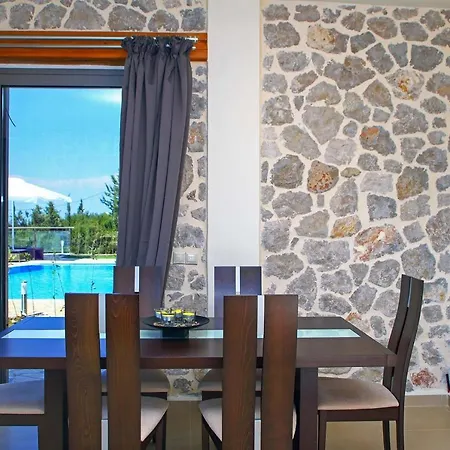 فيلة Tsoukalades Sleeps 2 Air Con Wifi Tsoukaládhes